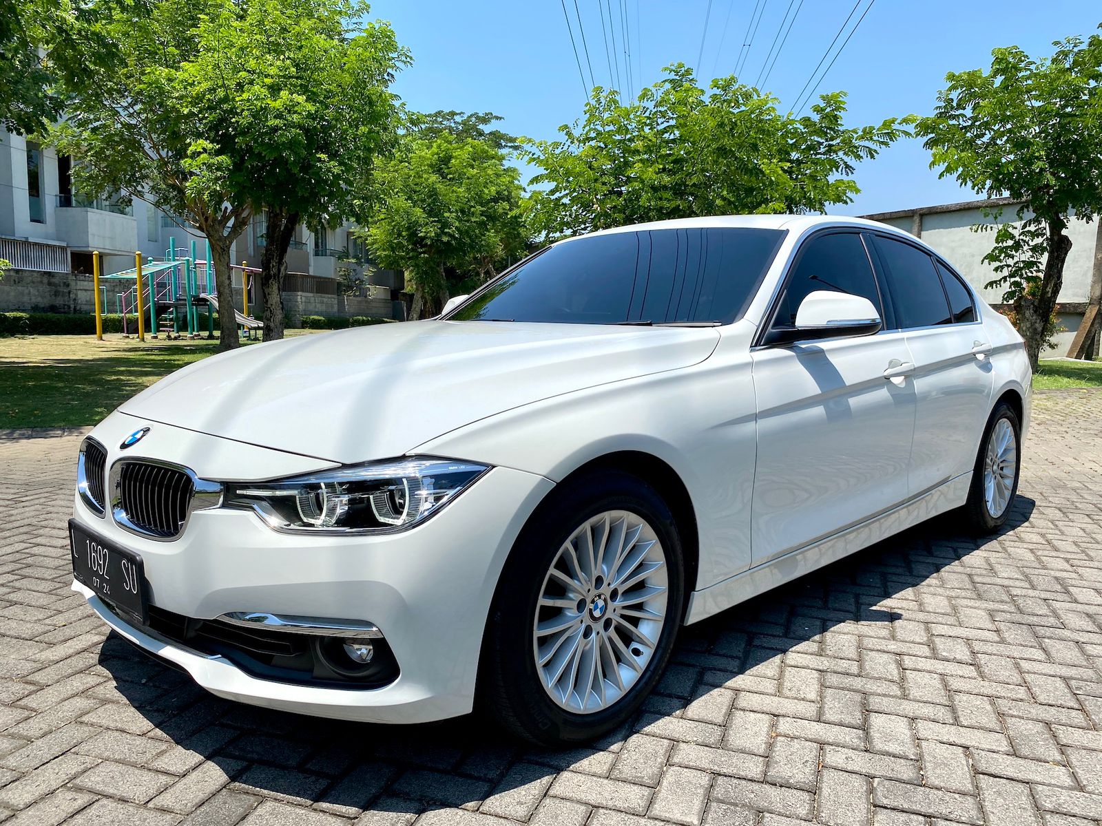 2018 BMW 3 Series Sedan  320i F30 LUXURY