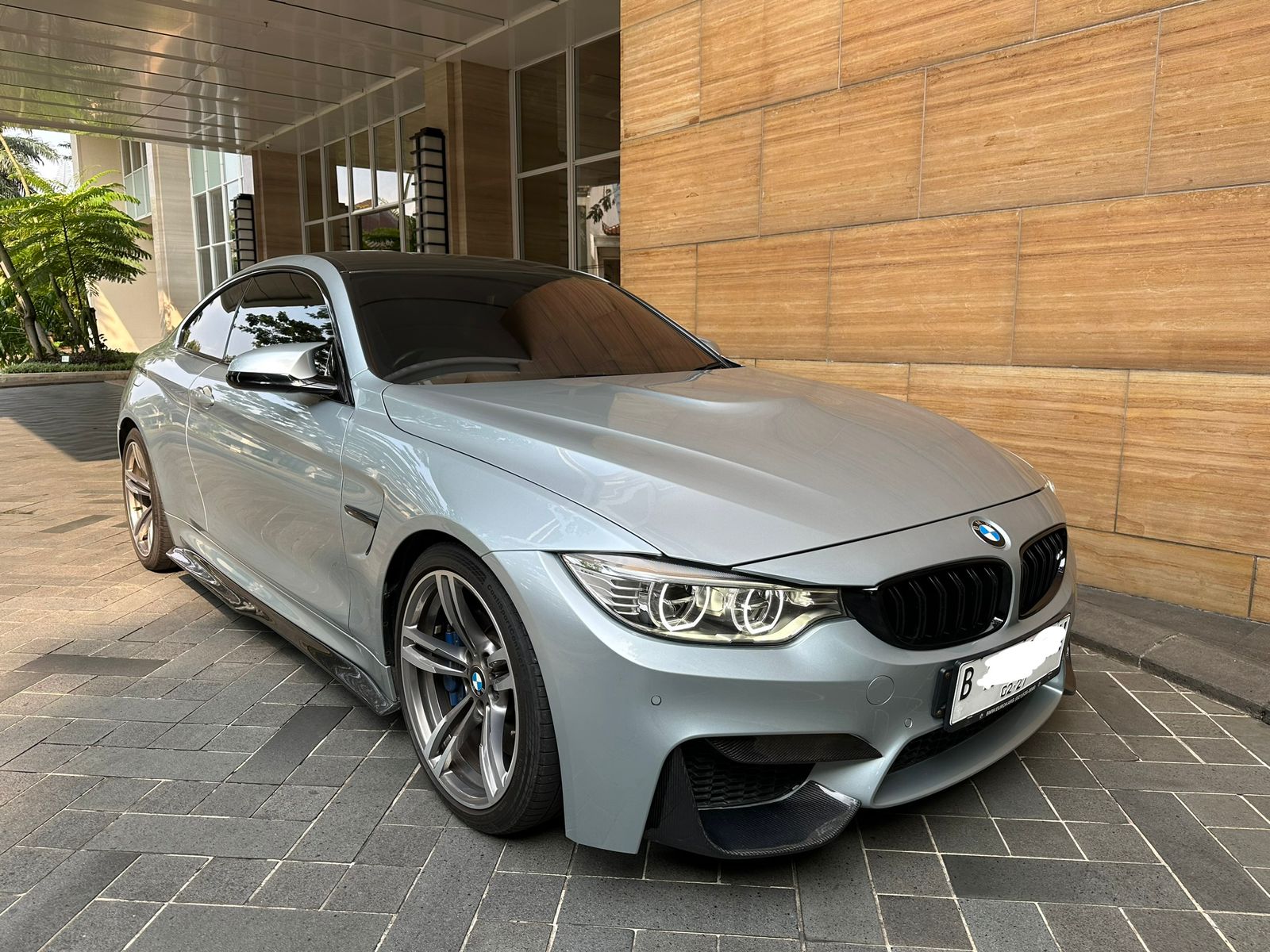 2015 BMW M4 Coupe  3.0 L AT 2015 BMW M4 Coupe  3.0 L AT