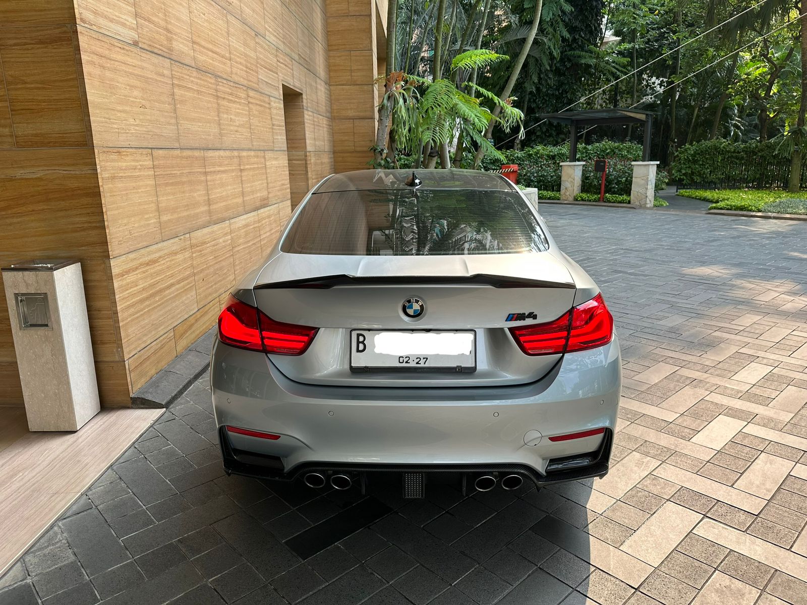 2015 BMW M4 Coupe  3.0 L AT 2015 BMW M4 Coupe  3.0 L AT