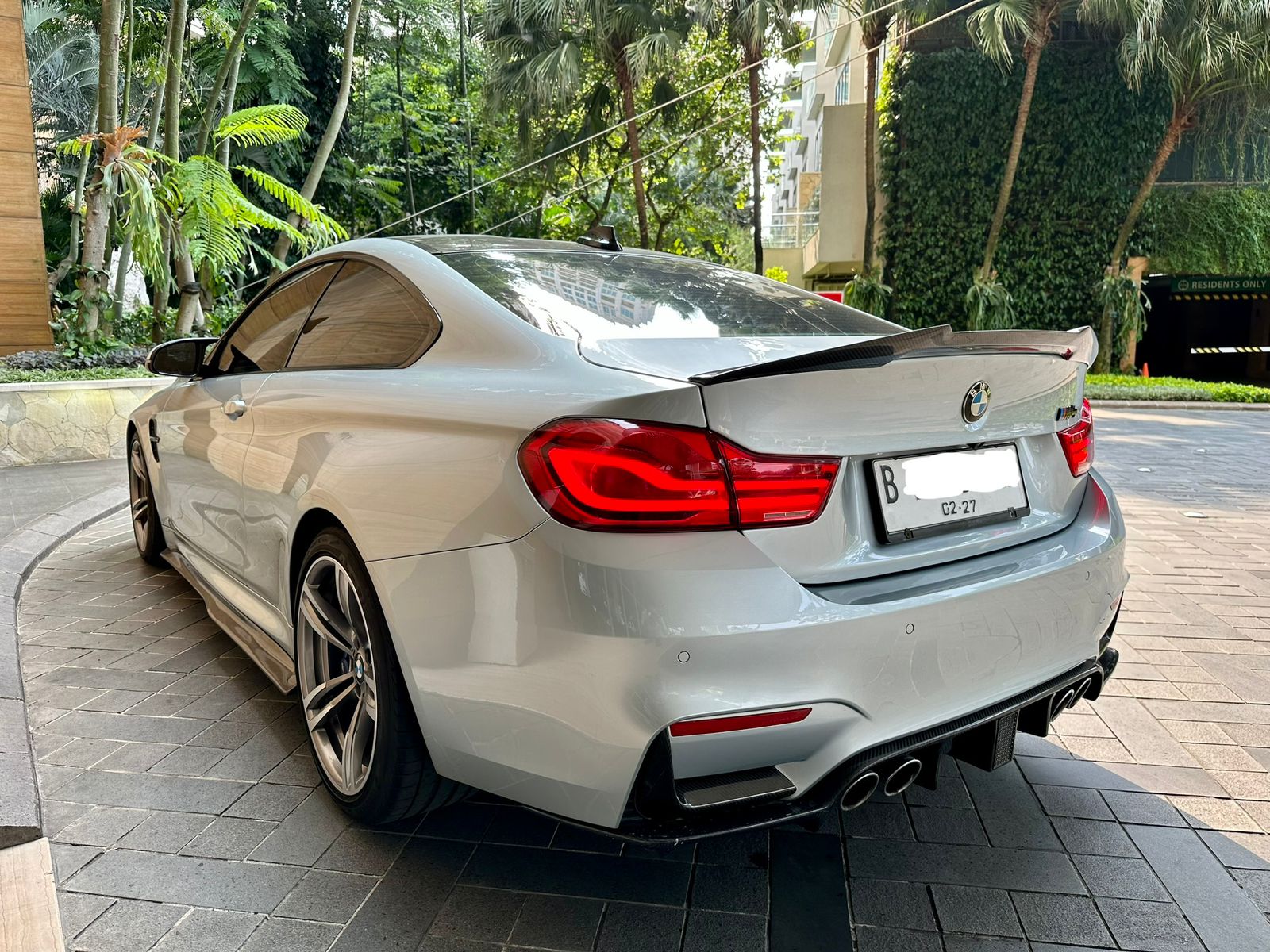 2015 BMW M4 Coupe  3.0 L AT 2015 BMW M4 Coupe  3.0 L AT