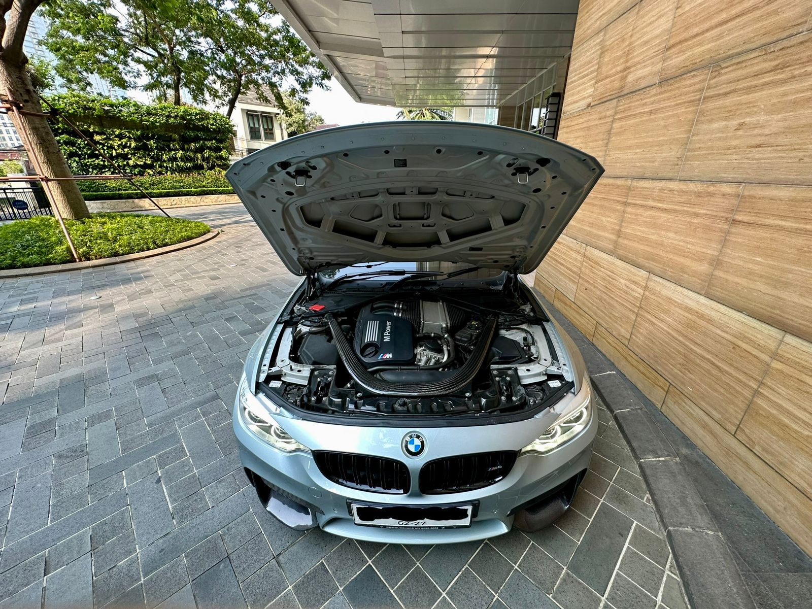 2015 BMW M4 Coupe  3.0 L AT 2015 BMW M4 Coupe  3.0 L AT