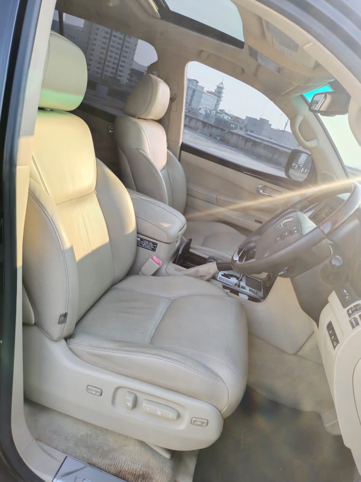 2011 Lexus LX 570 5.7 AT 2011 Lexus LX 570 5.7 AT