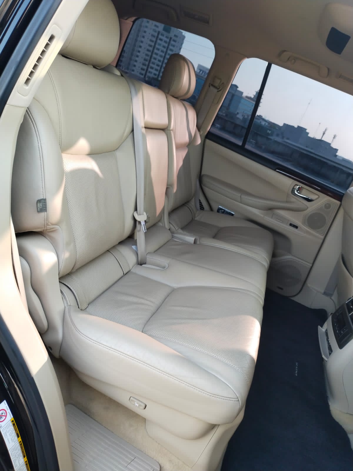 2011 Lexus LX 570 5.7 AT 2011 Lexus LX 570 5.7 AT