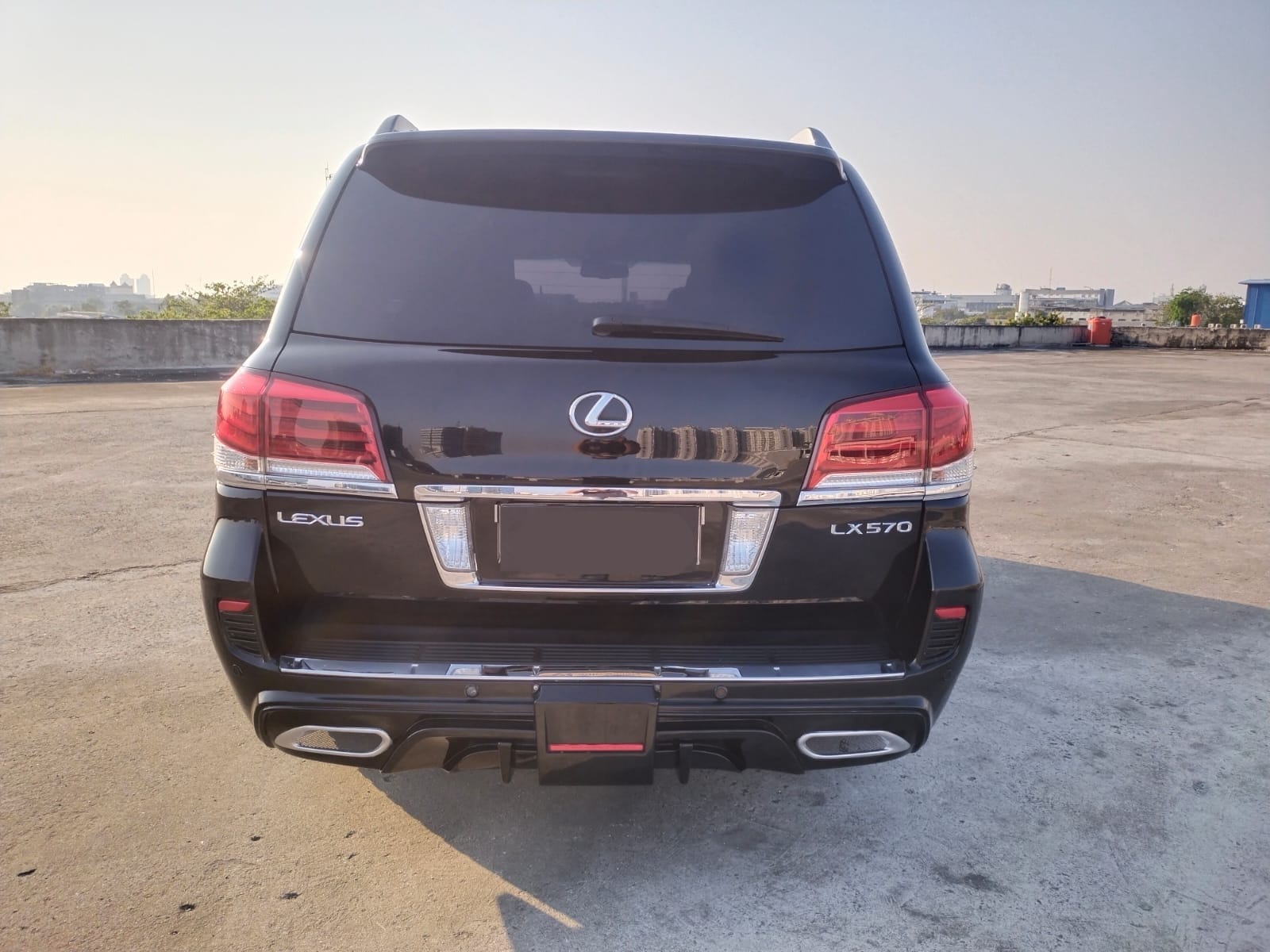 2011 Lexus LX 570 5.7 AT 2011 Lexus LX 570 5.7 AT