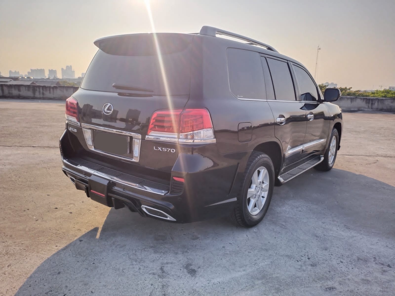 2011 Lexus LX 570 5.7 AT 2011 Lexus LX 570 5.7 AT