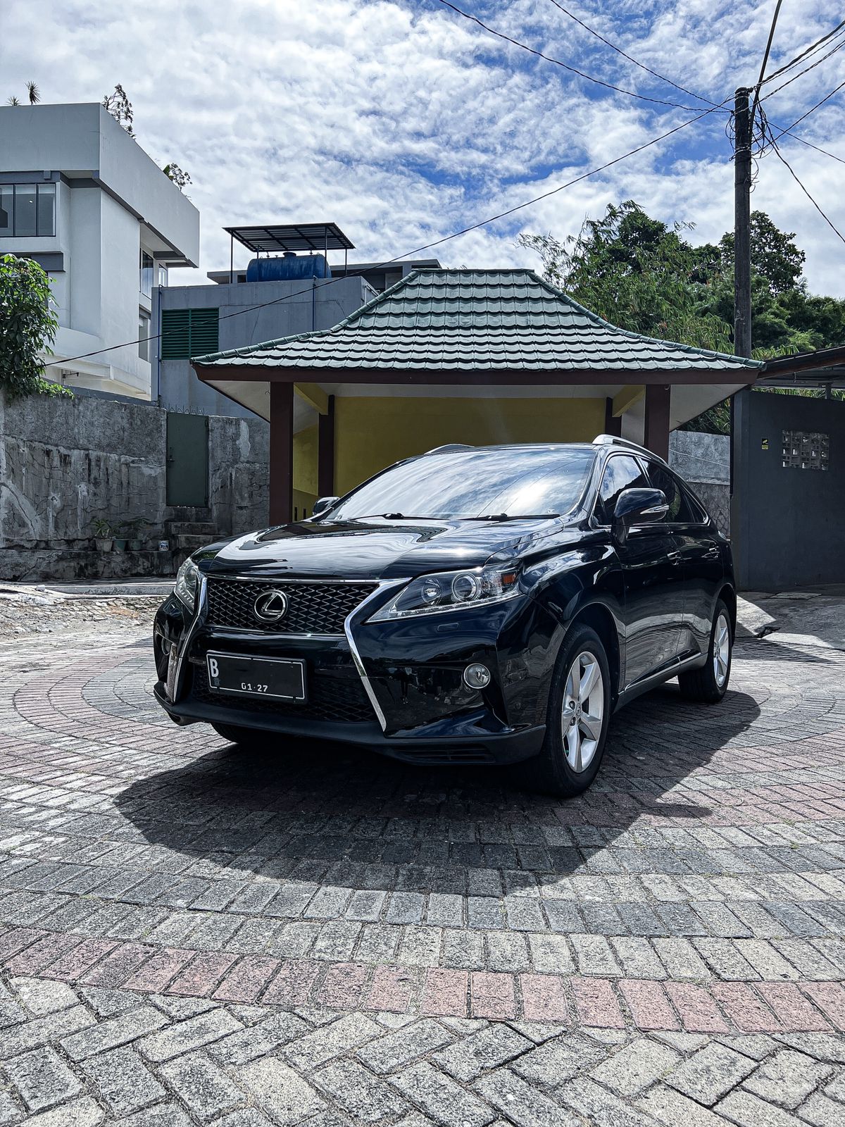 Second Hand 2011 Lexus RX 270 2.7 AT Second Hand 2011 Lexus RX 270 2.7 AT