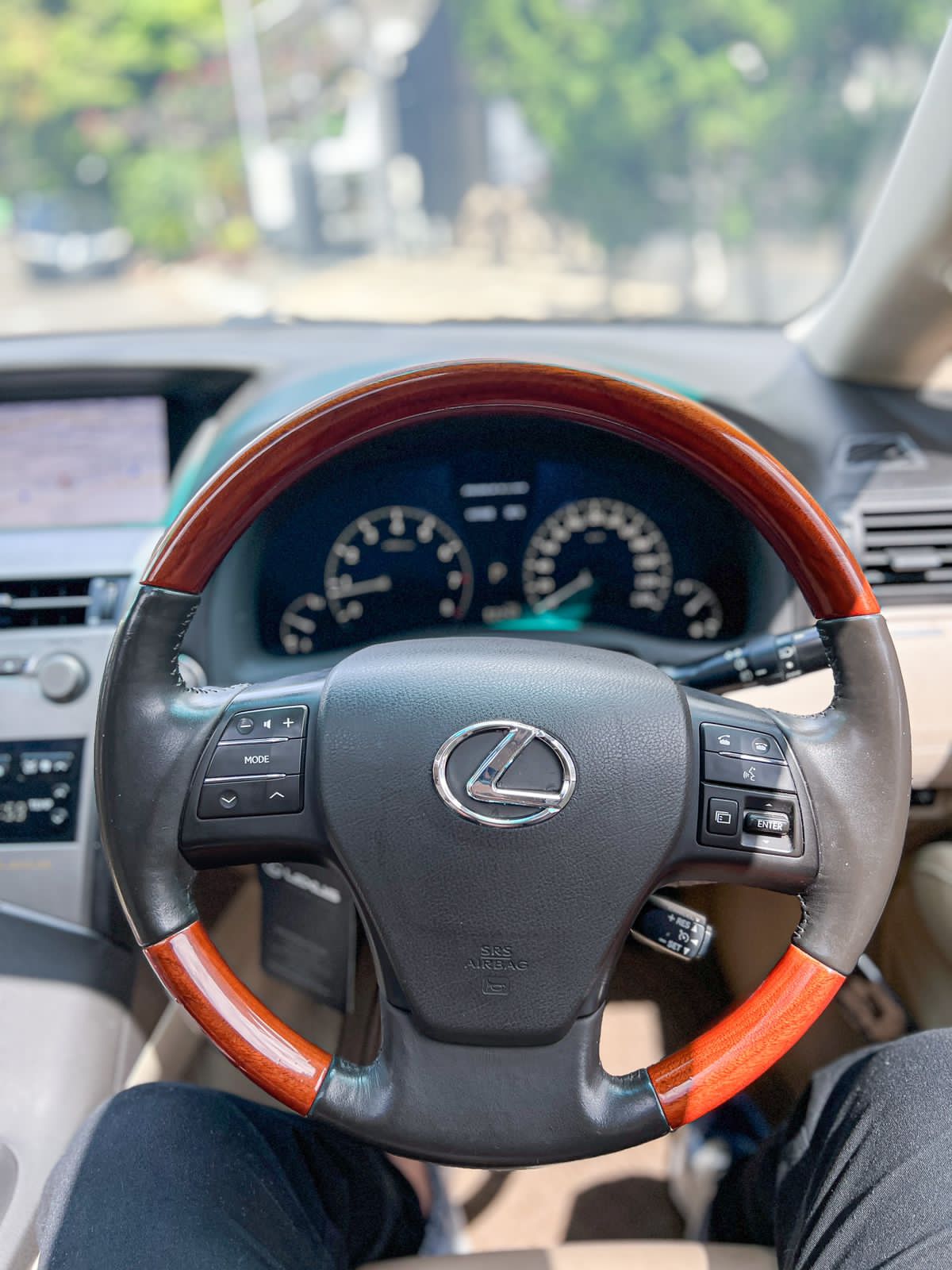 2011 Lexus RX 270 2.7 AT 2011 Lexus RX 270 2.7 AT