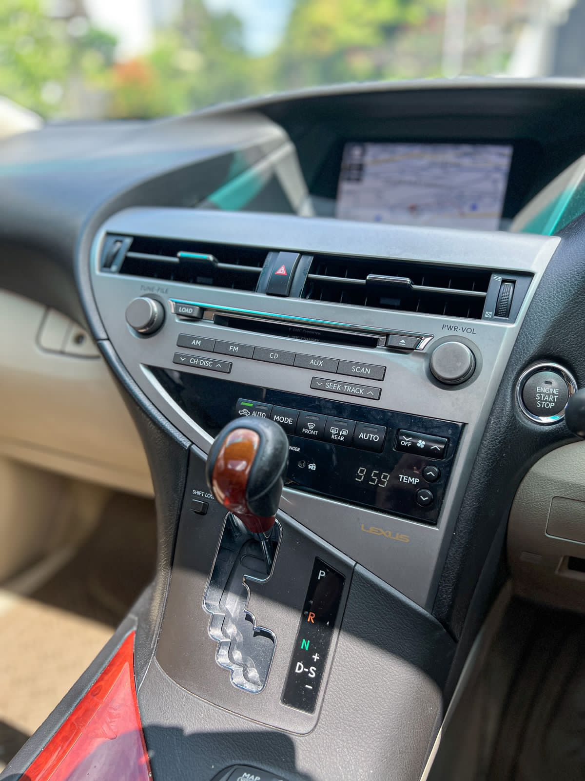 2011 Lexus RX 270 2.7 AT 2011 Lexus RX 270 2.7 AT