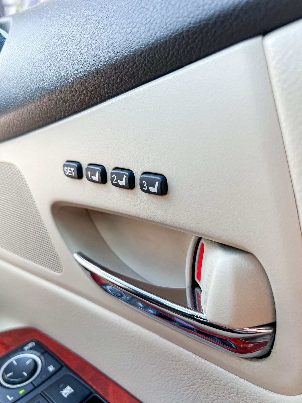 2011 Lexus RX 270 2.7 AT 2011 Lexus RX 270 2.7 AT