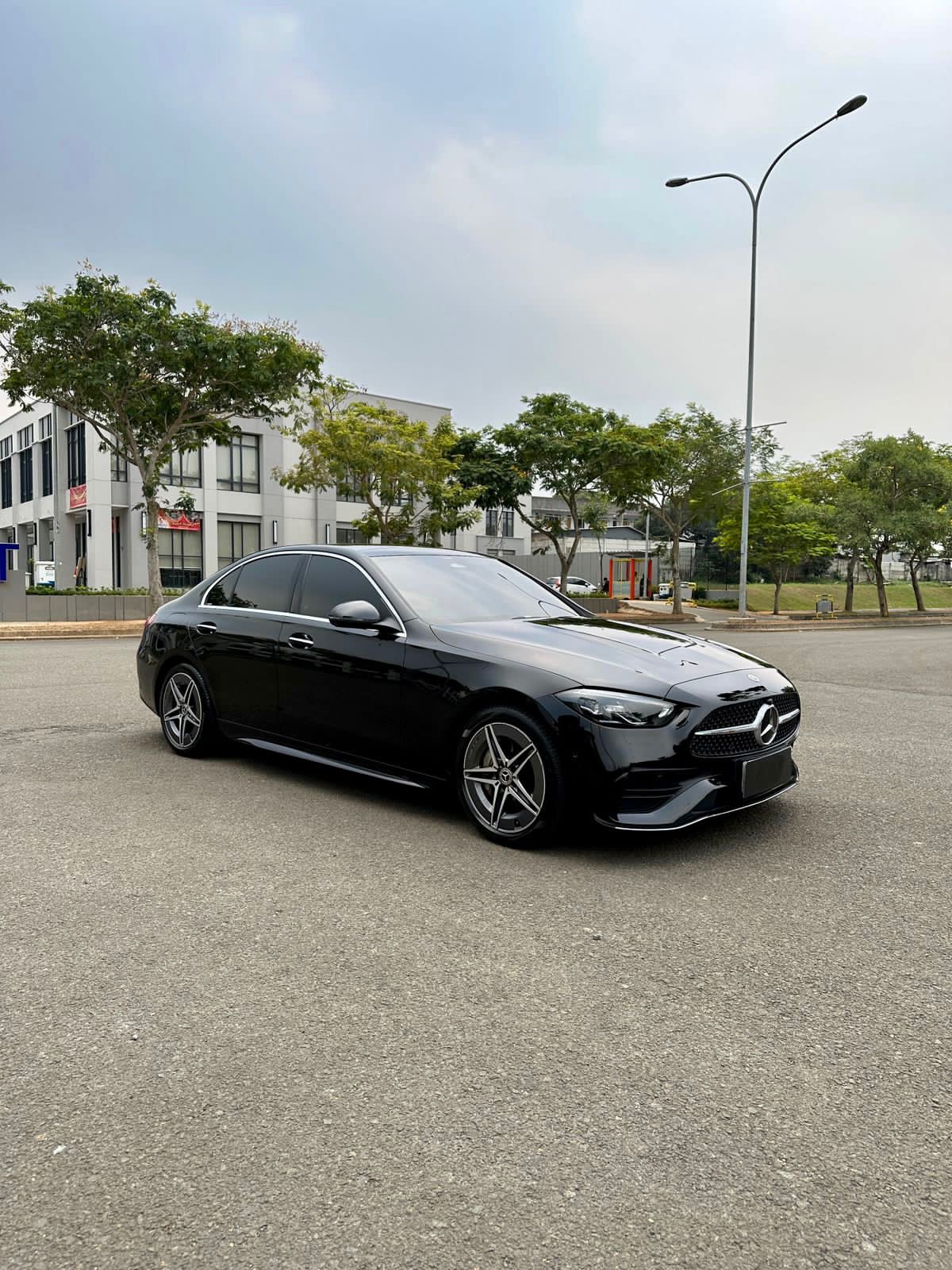 2022 Mercedes Benz C-Class Sedan C 300 AMG Line Bekas 2022 Mercedes Benz C-Class Sedan C 300 AMG Line Bekas