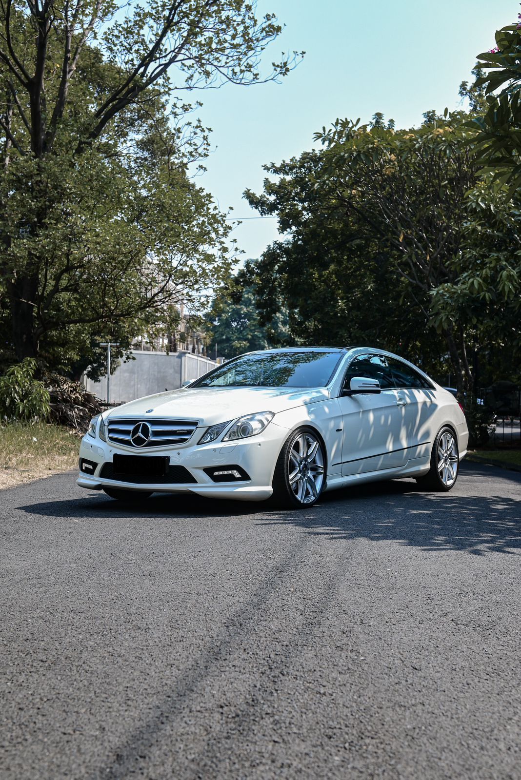 2011 Mercedes Benz E-Class  250 COUPE AVG AMG Bekas 2011 Mercedes Benz E-Class  250 COUPE AVG AMG Bekas