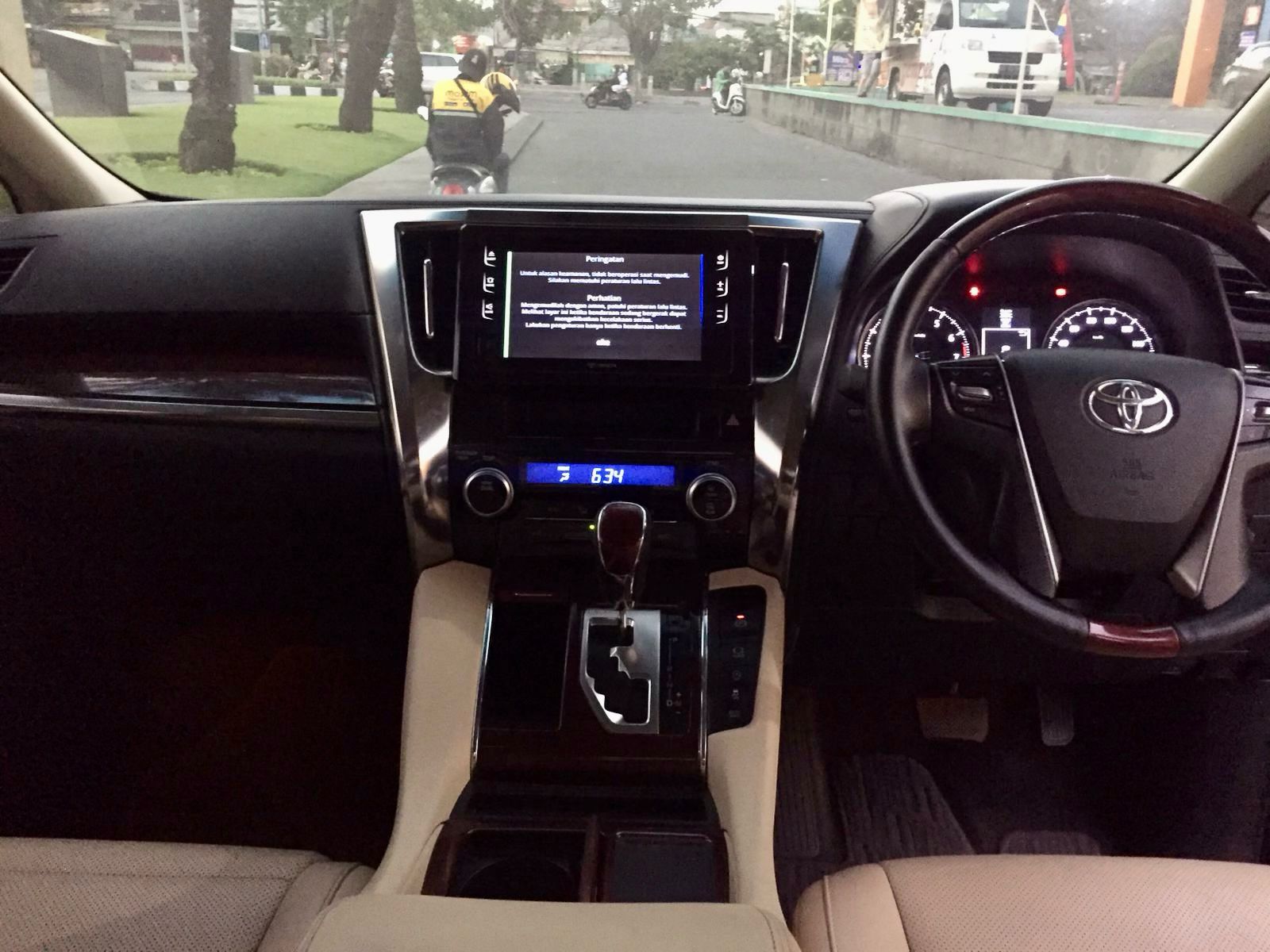 2017 Toyota Alphard  2.5 G 2017 Toyota Alphard  2.5 G