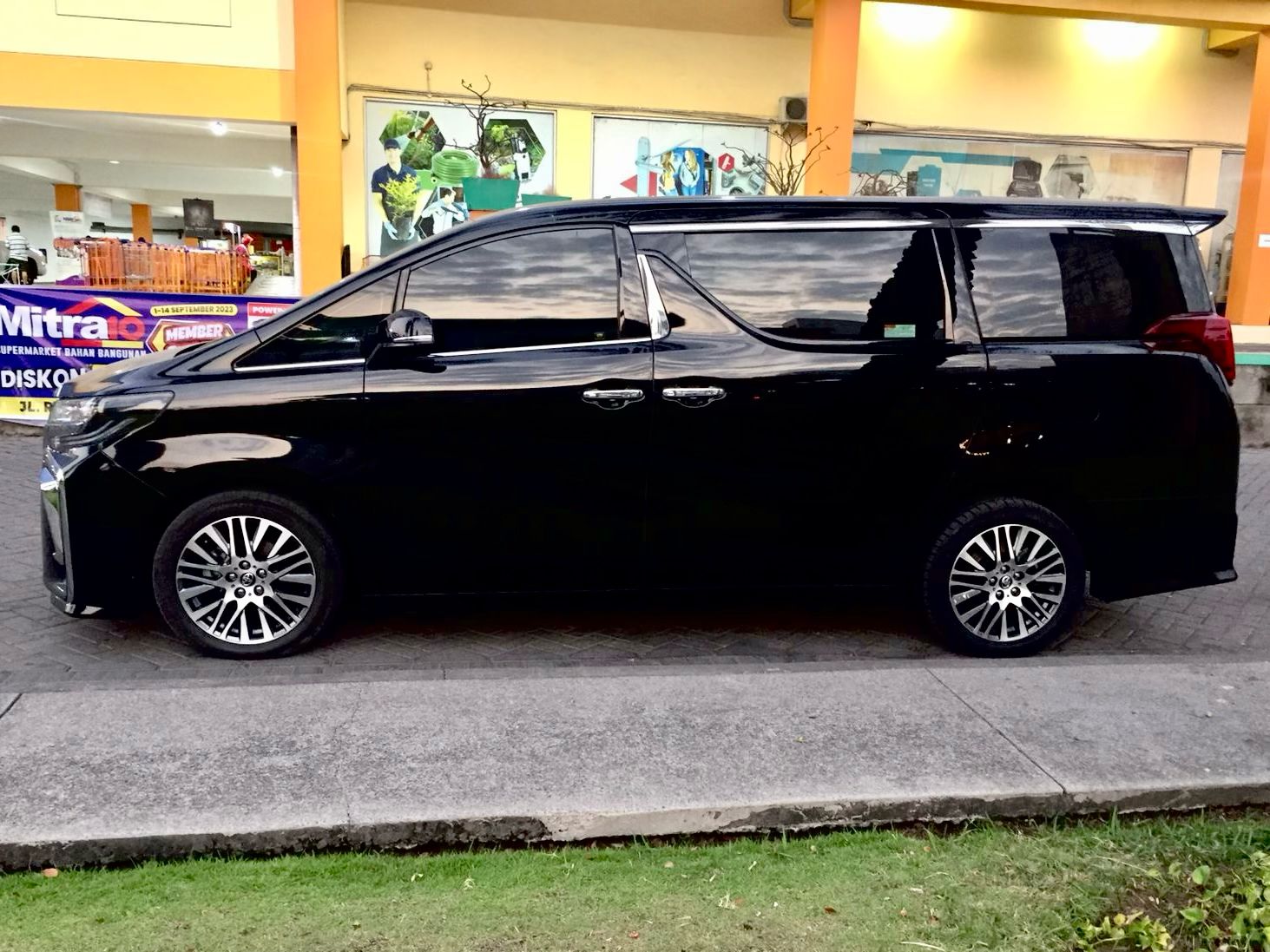 2017 Toyota Alphard  2.5 G 2017 Toyota Alphard  2.5 G