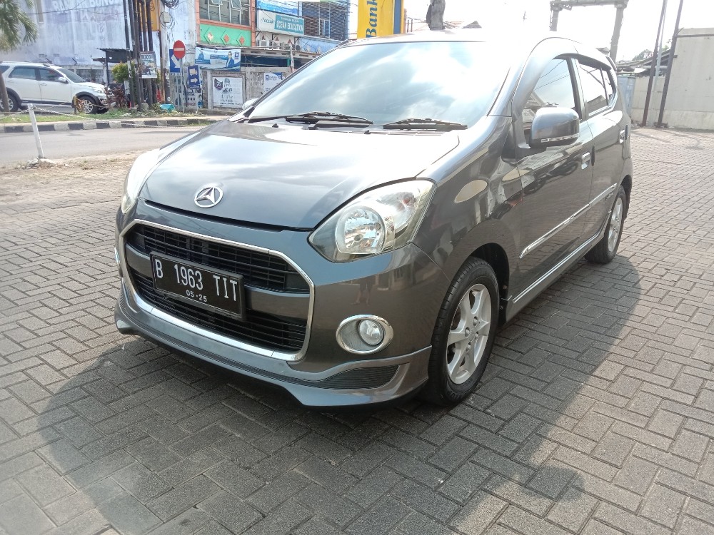 2015 Daihatsu Ayla