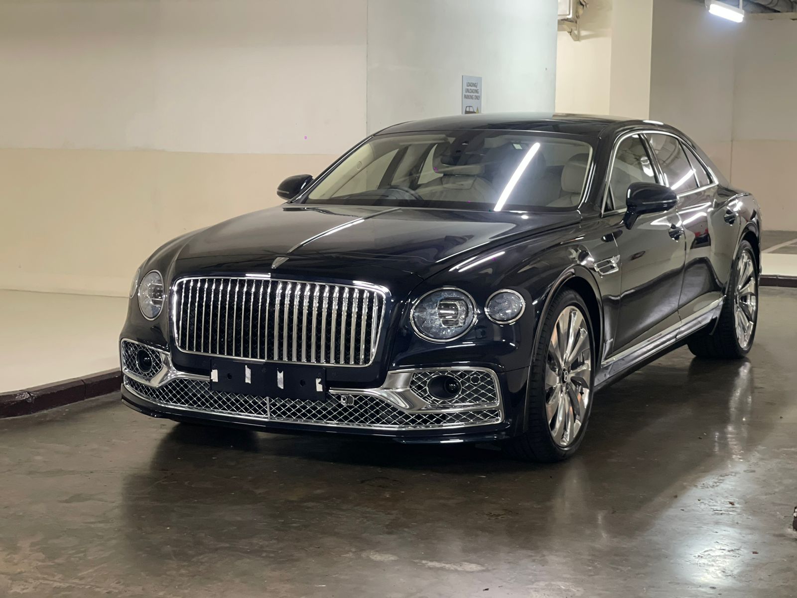 2023 Bentley Flying Spur 6.0 L W12 Bekas 2023 Bentley Flying Spur 6.0 L W12 Bekas