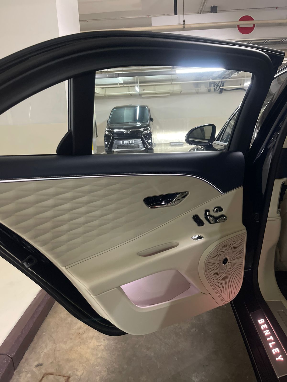 2023 Bentley Flying Spur 6.0 L W12 2023 Bentley Flying Spur 6.0 L W12