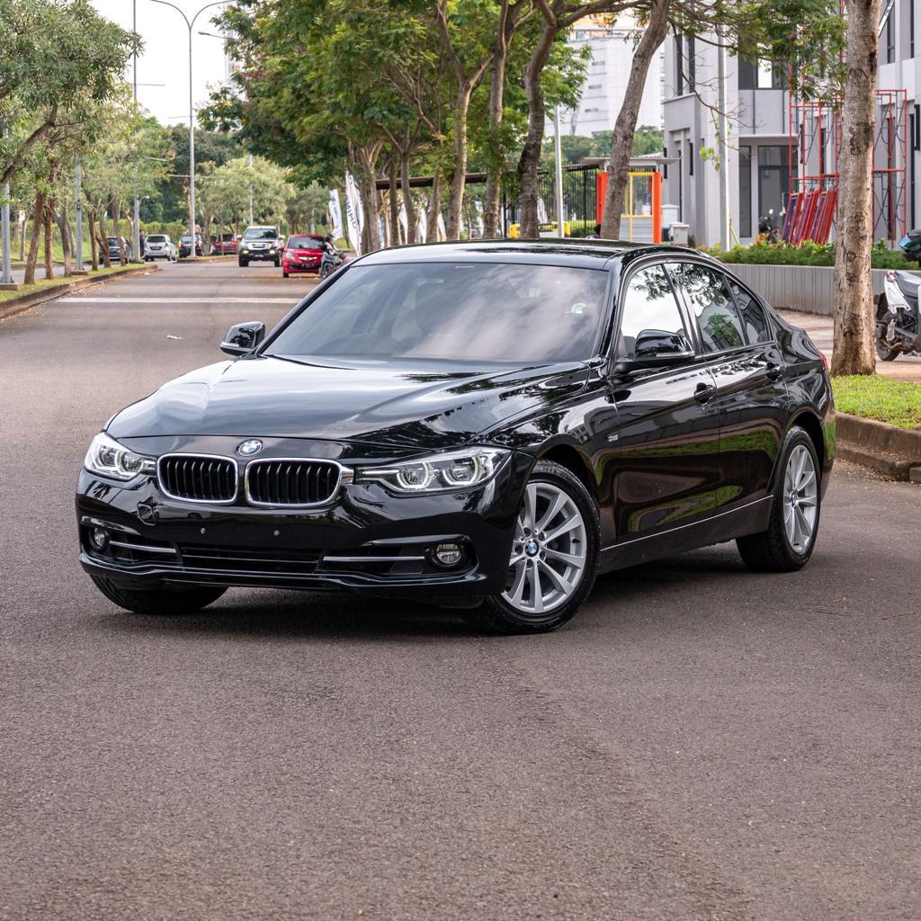 2015 BMW 3 Series Sedan  320i F30 SPORT Bekas 2015 BMW 3 Series Sedan  320i F30 SPORT Bekas