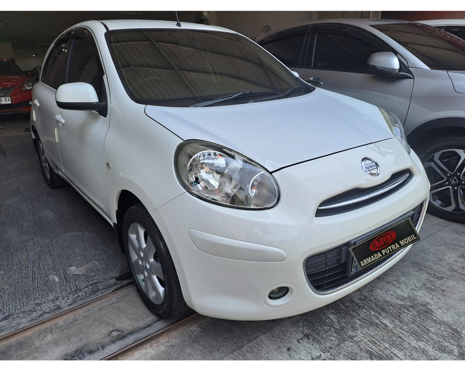 Old 2013 Nissan March  1.2 AT 1.2 AT