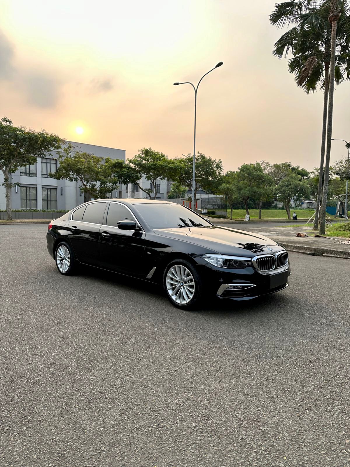 2018 BMW 5 Series Sedan  530i Luxury Bekas 2018 BMW 5 Series Sedan  530i Luxury Bekas