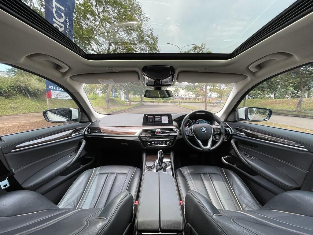 2018 BMW 5 Series Sedan  530i Luxury 2018 BMW 5 Series Sedan  530i Luxury