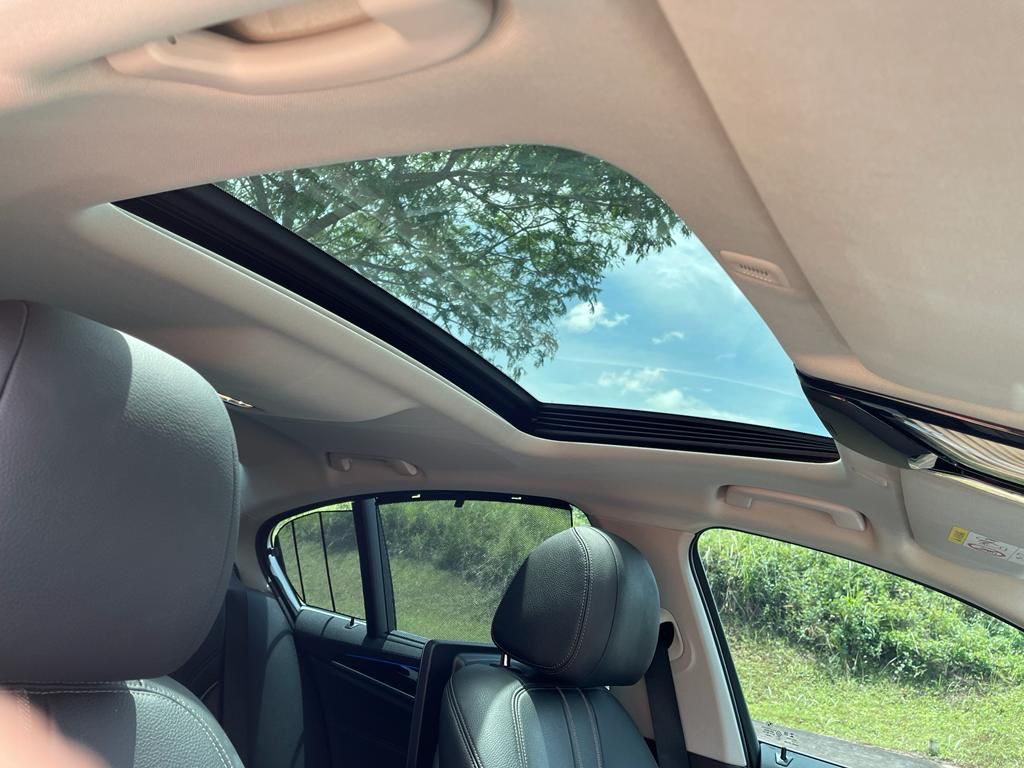 2018 BMW 5 Series Sedan  530i Luxury 2018 BMW 5 Series Sedan  530i Luxury