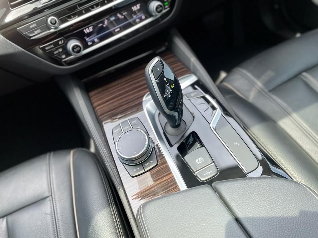 2018 BMW 5 Series Sedan  530i Luxury 2018 BMW 5 Series Sedan  530i Luxury