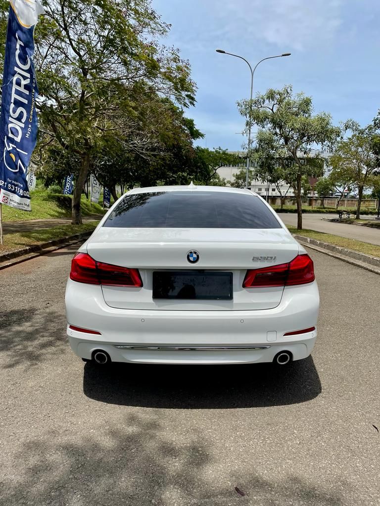 2018 BMW 5 Series Sedan  530i Luxury 2018 BMW 5 Series Sedan  530i Luxury