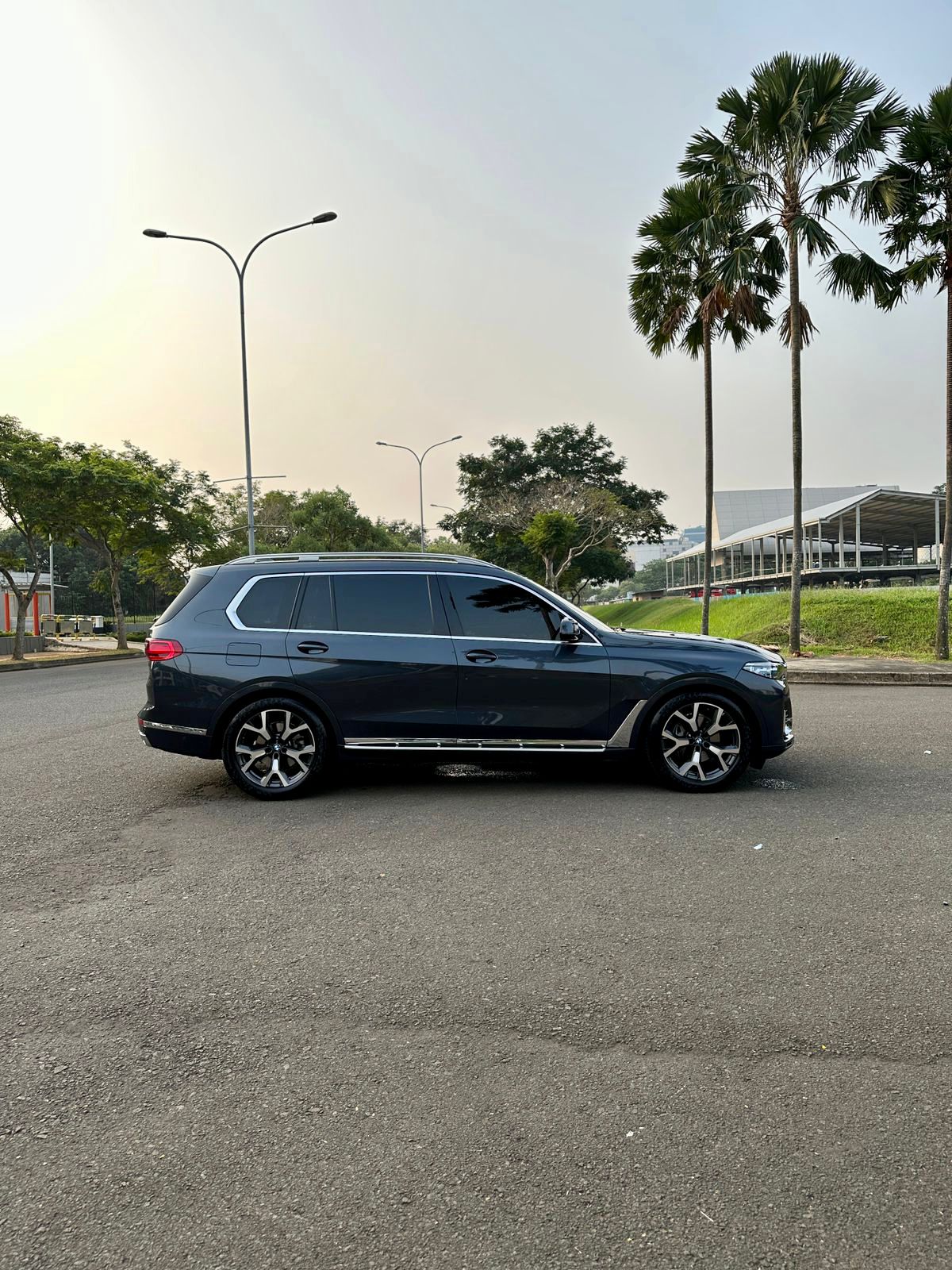 2020 BMW X7 xDrive40i Opulence 2020 BMW X7 xDrive40i Opulence