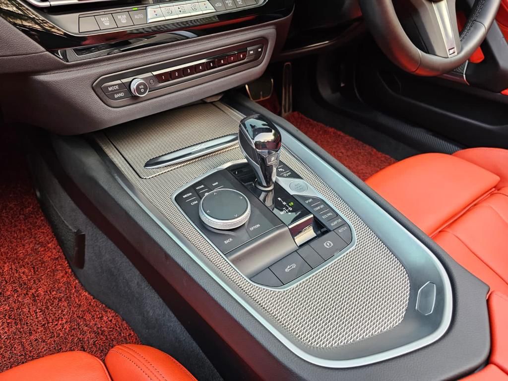 2020 BMW Z4 sDrive30i M Sport 2020 BMW Z4 sDrive30i M Sport