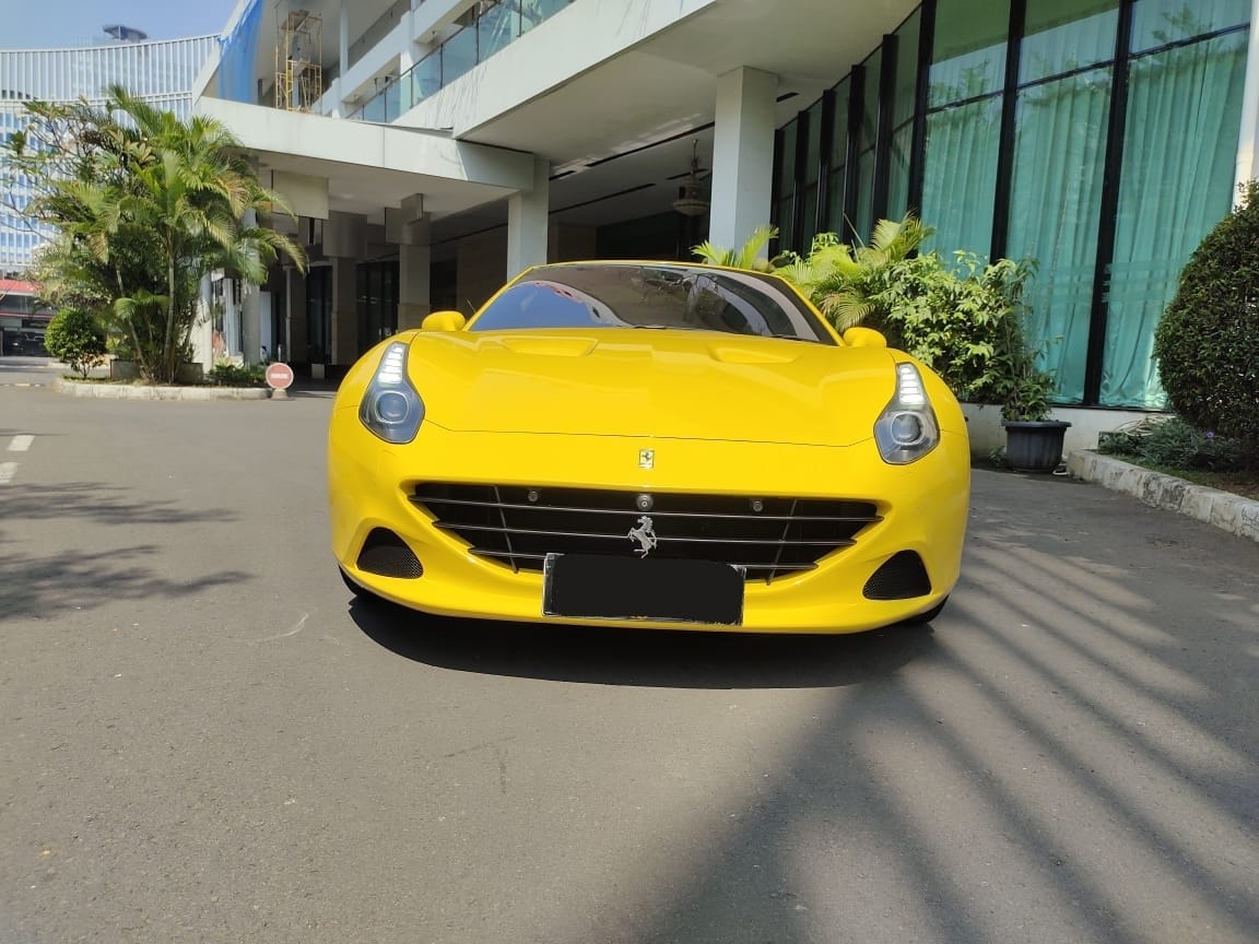 2015 Ferrari California T 4.3 AT 2015 Ferrari California T 4.3 AT