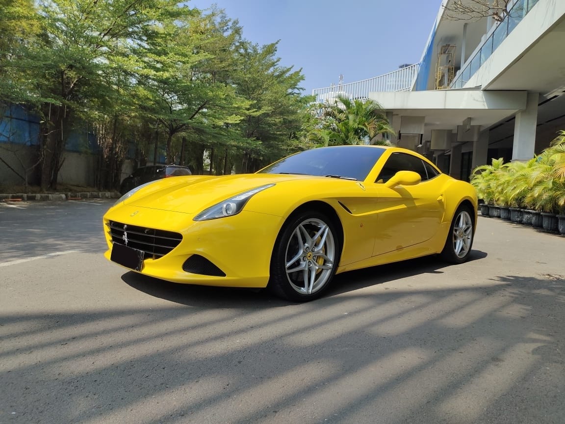 2015 Ferrari California T 4.3 AT 2015 Ferrari California T 4.3 AT