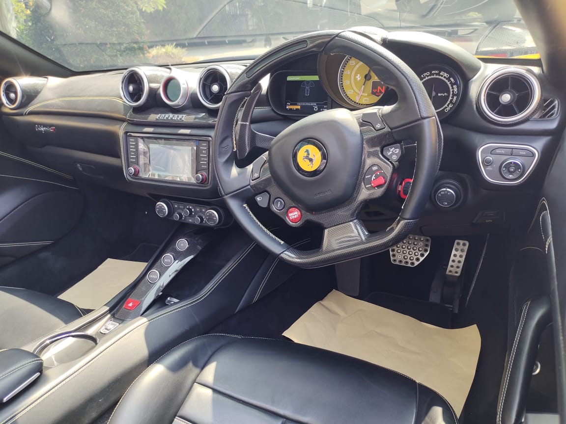 2015 Ferrari California T 4.3 AT 2015 Ferrari California T 4.3 AT
