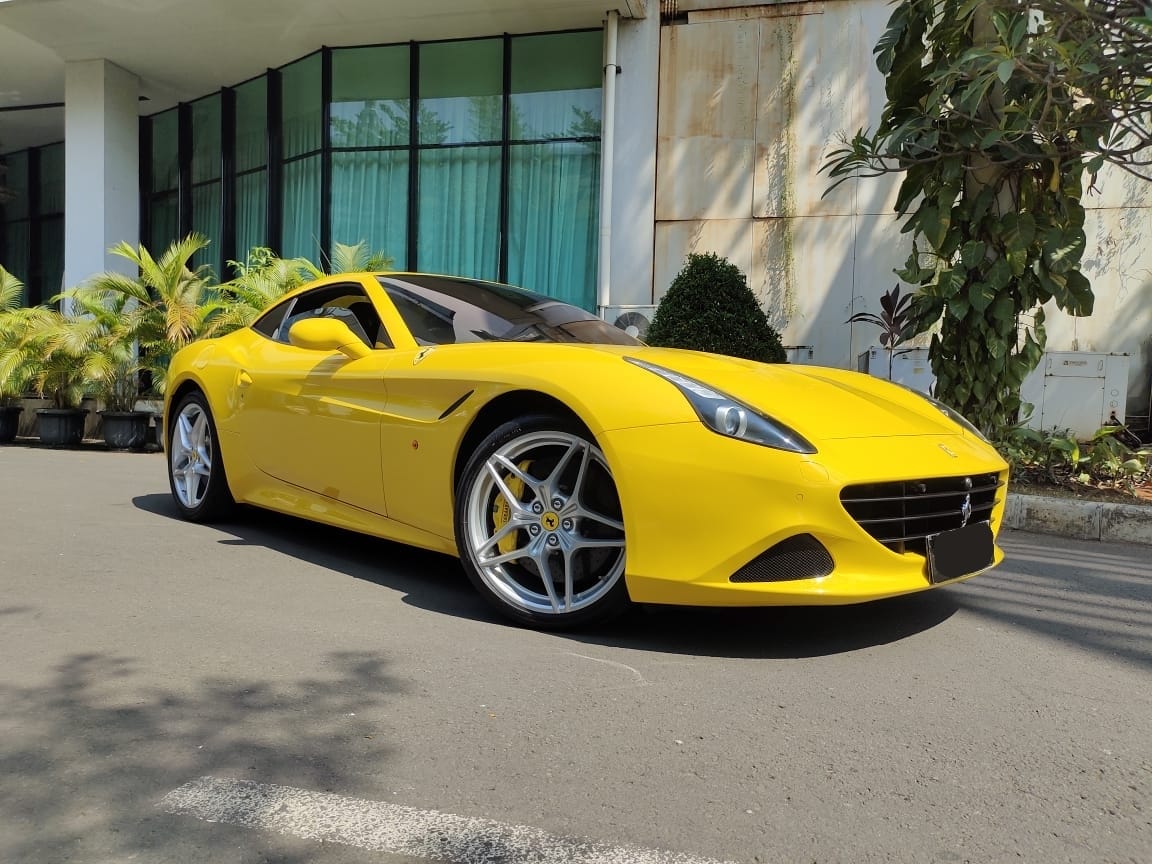 2015 Ferrari California T 4.3 AT 2015 Ferrari California T 4.3 AT
