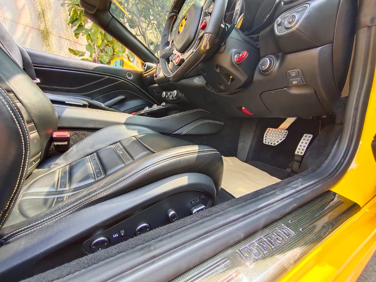 2015 Ferrari California T 4.3 AT 2015 Ferrari California T 4.3 AT