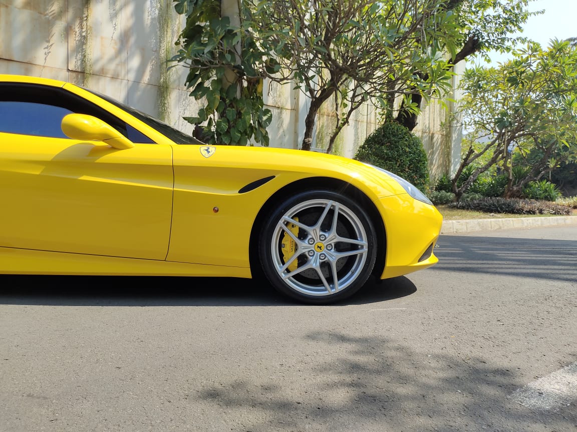 2015 Ferrari California T 4.3 AT 2015 Ferrari California T 4.3 AT