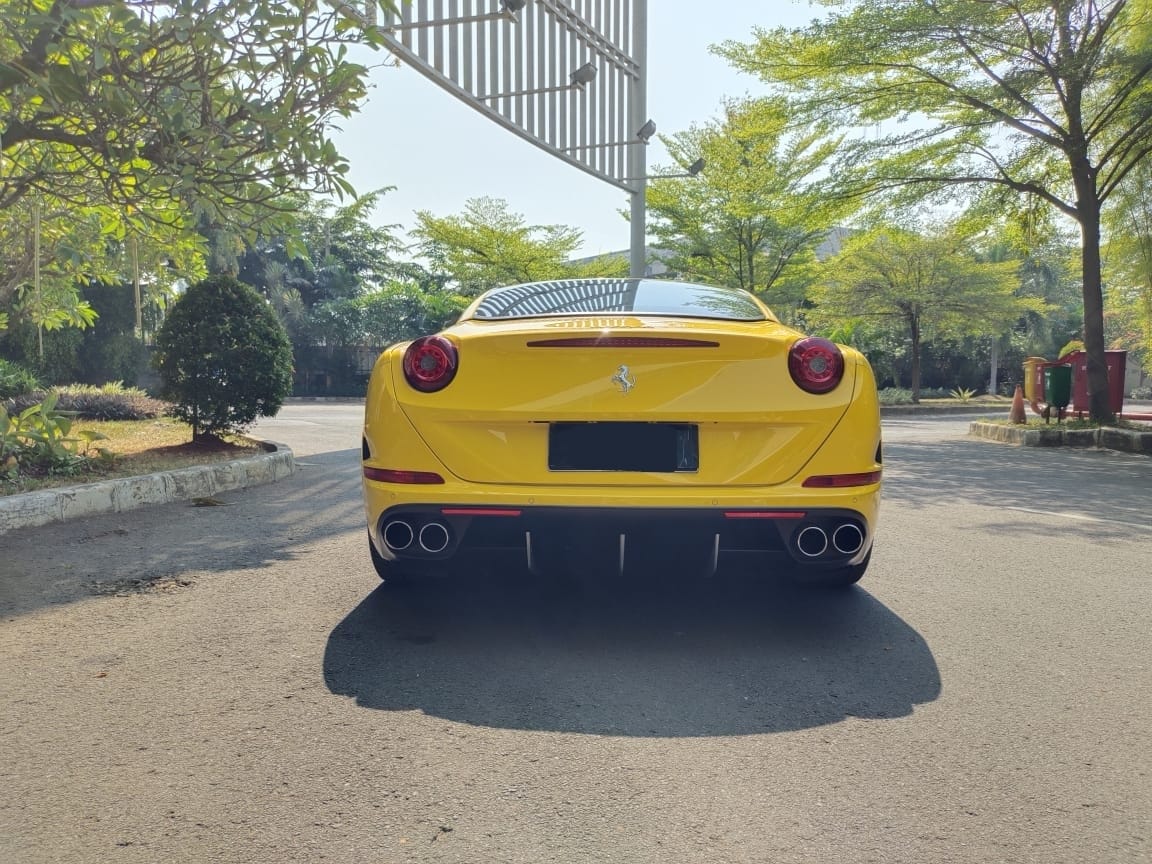 2015 Ferrari California T 4.3 AT 2015 Ferrari California T 4.3 AT