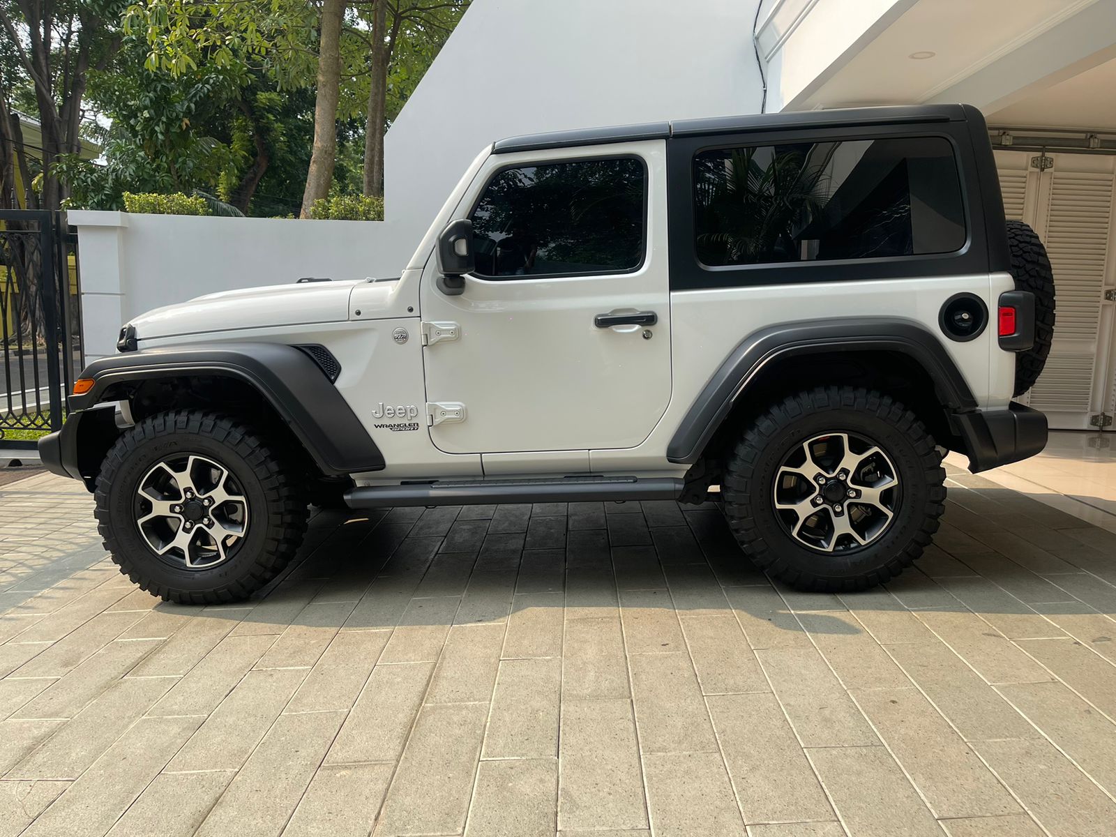 2020 Jeep Wrangler  Sport 2-Door 2020 Jeep Wrangler  Sport 2-Door
