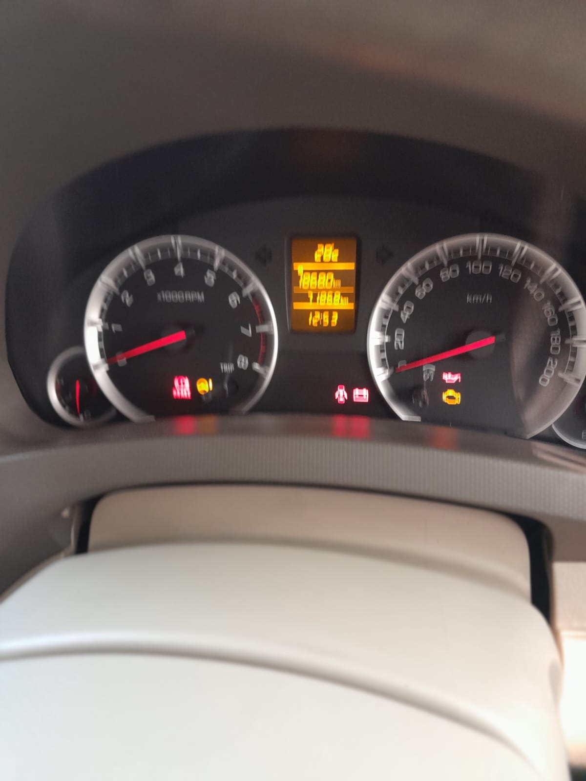 2014 Suzuki Ertiga  2014 Suzuki Ertiga