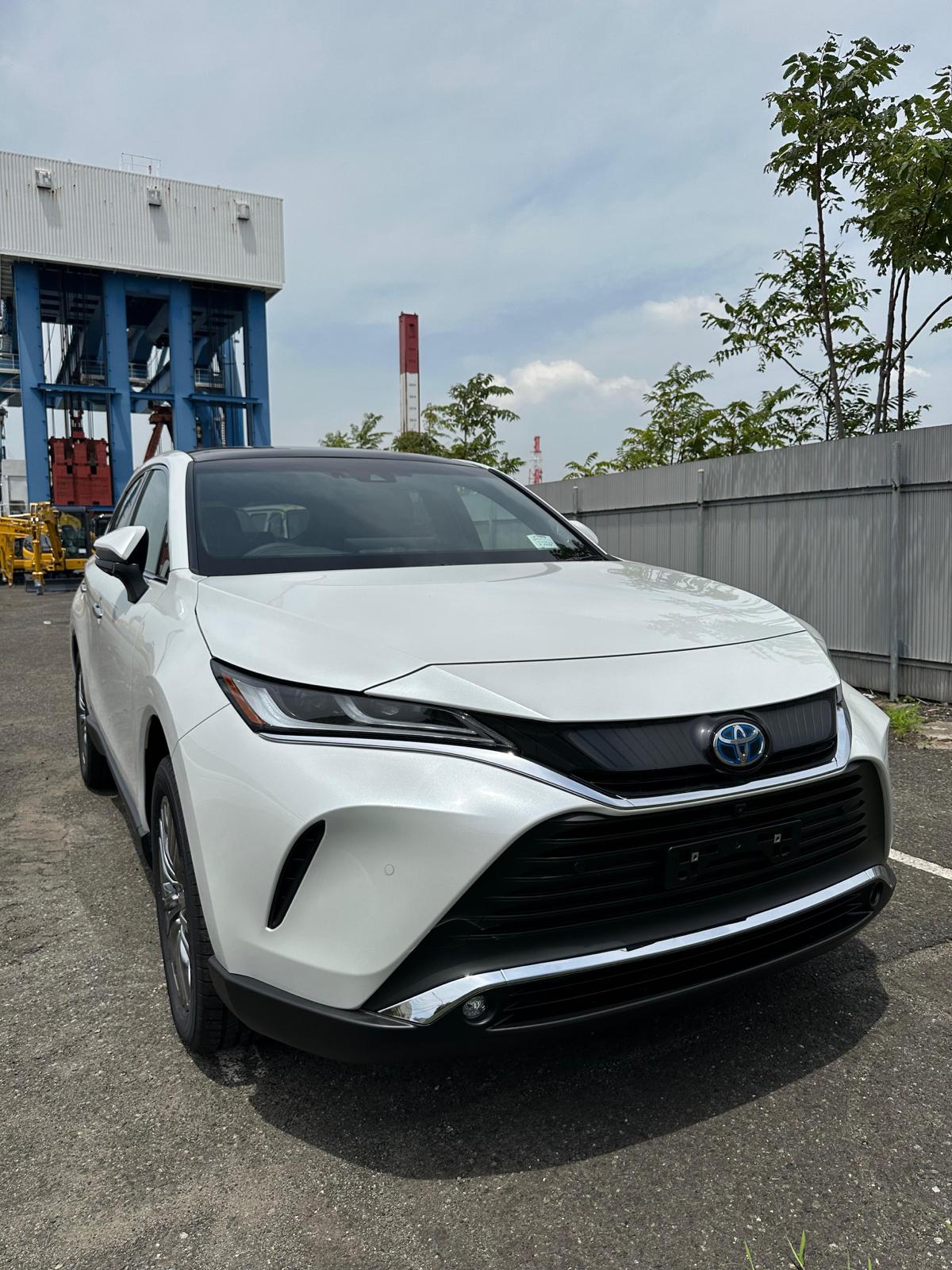 Second Hand 2023 Toyota Harrier 2.5 AT HYBRID Second Hand 2023 Toyota Harrier 2.5 AT HYBRID