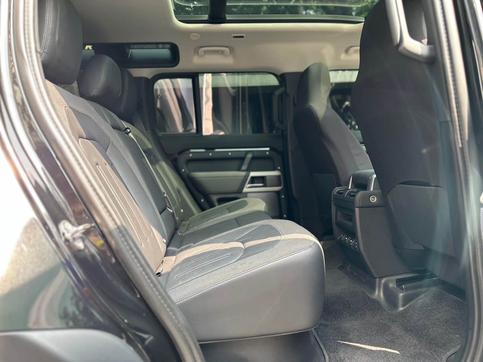 2020 Land Rover Defender 110 2.0 SE 2020 Land Rover Defender 110 2.0 SE