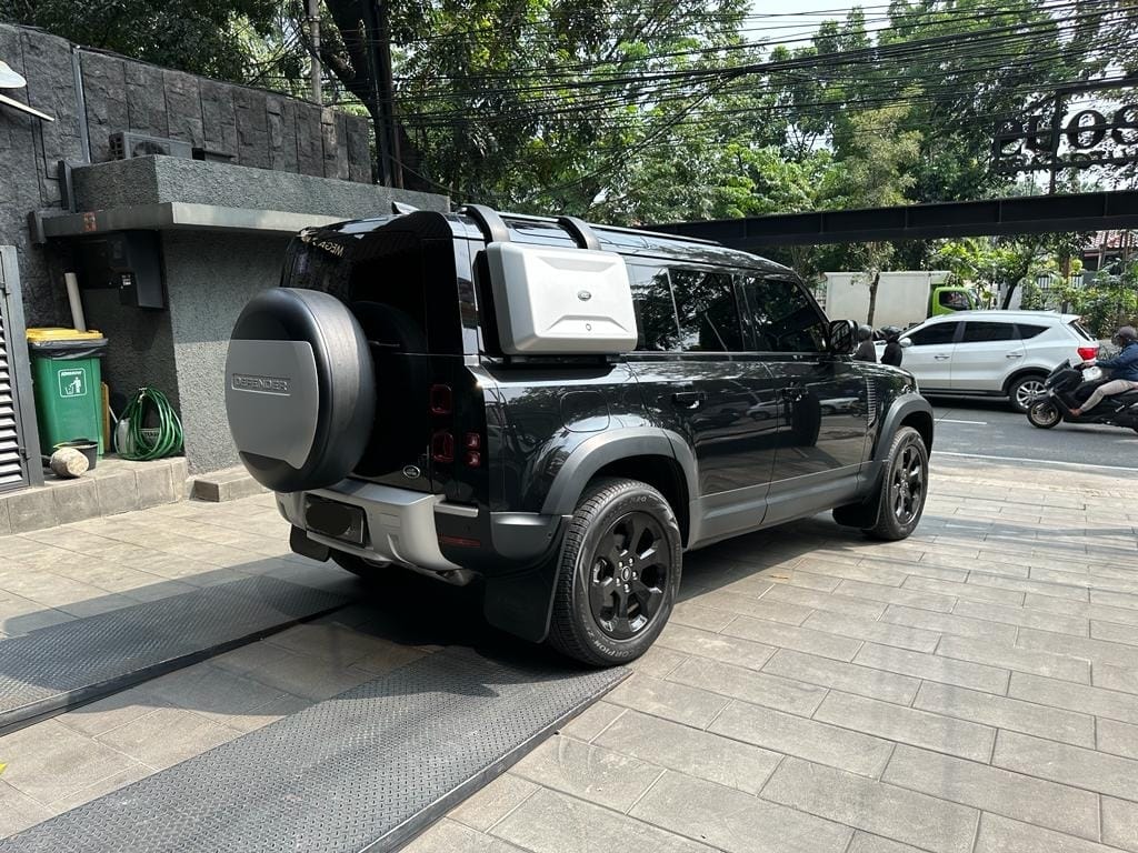 2020 Land Rover Defender 110 2.0 SE 2020 Land Rover Defender 110 2.0 SE