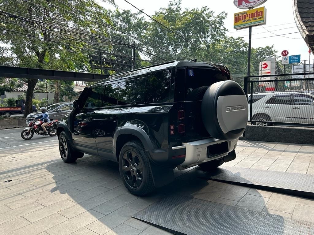 2020 Land Rover Defender 110 2.0 SE 2020 Land Rover Defender 110 2.0 SE