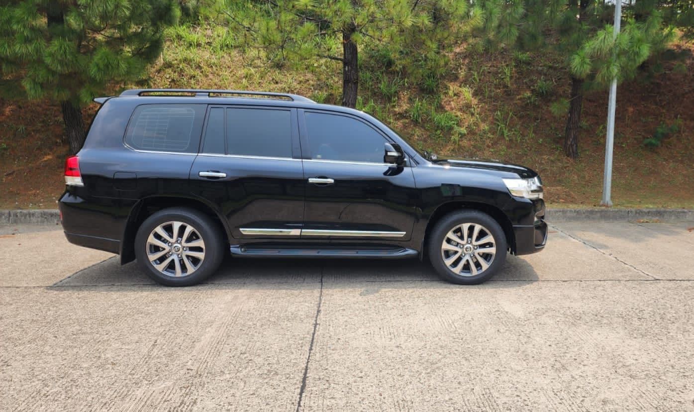 2017 Toyota Land Cruiser 2017 Toyota Land Cruiser