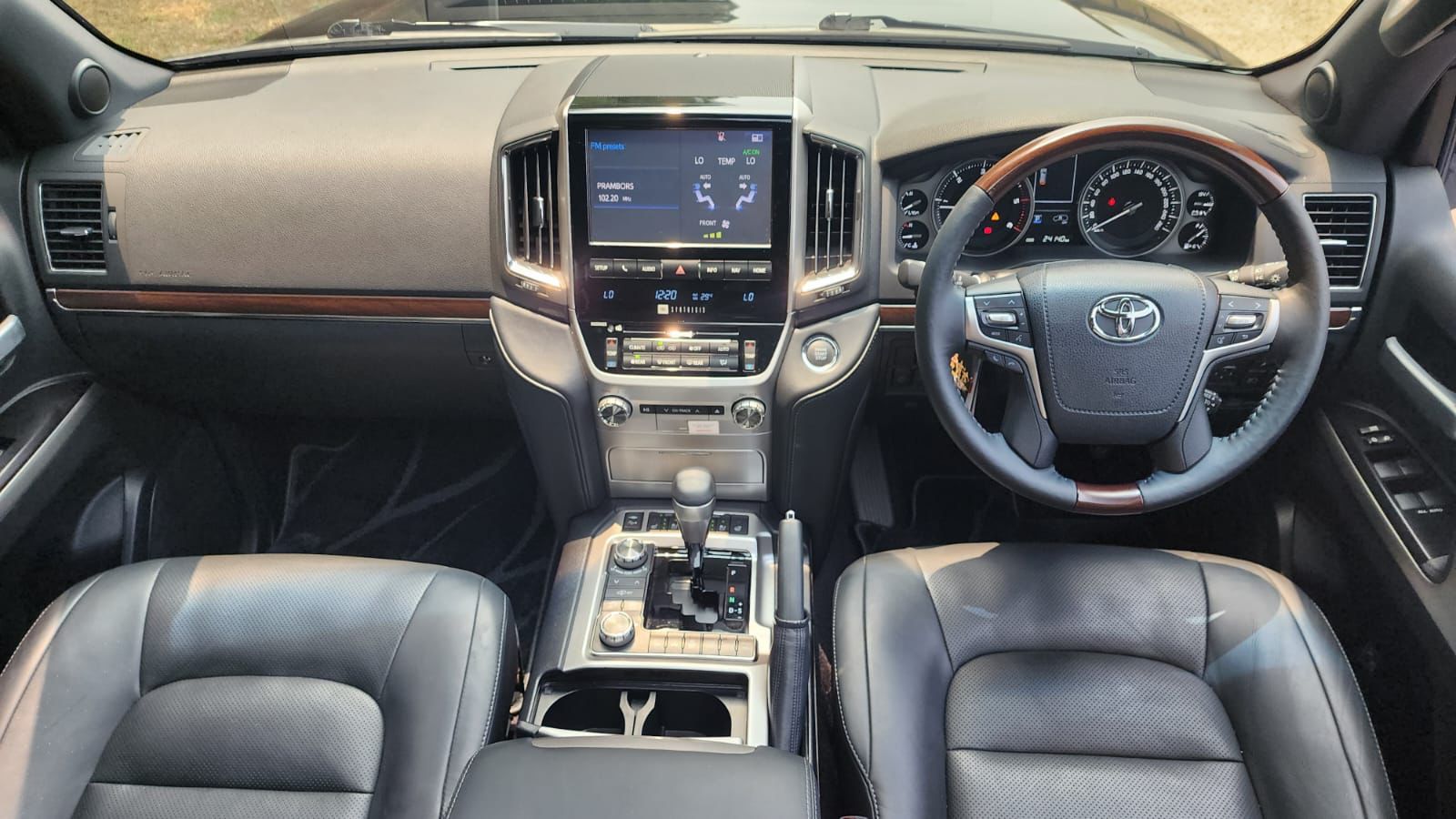 2017 Toyota Land Cruiser 2017 Toyota Land Cruiser