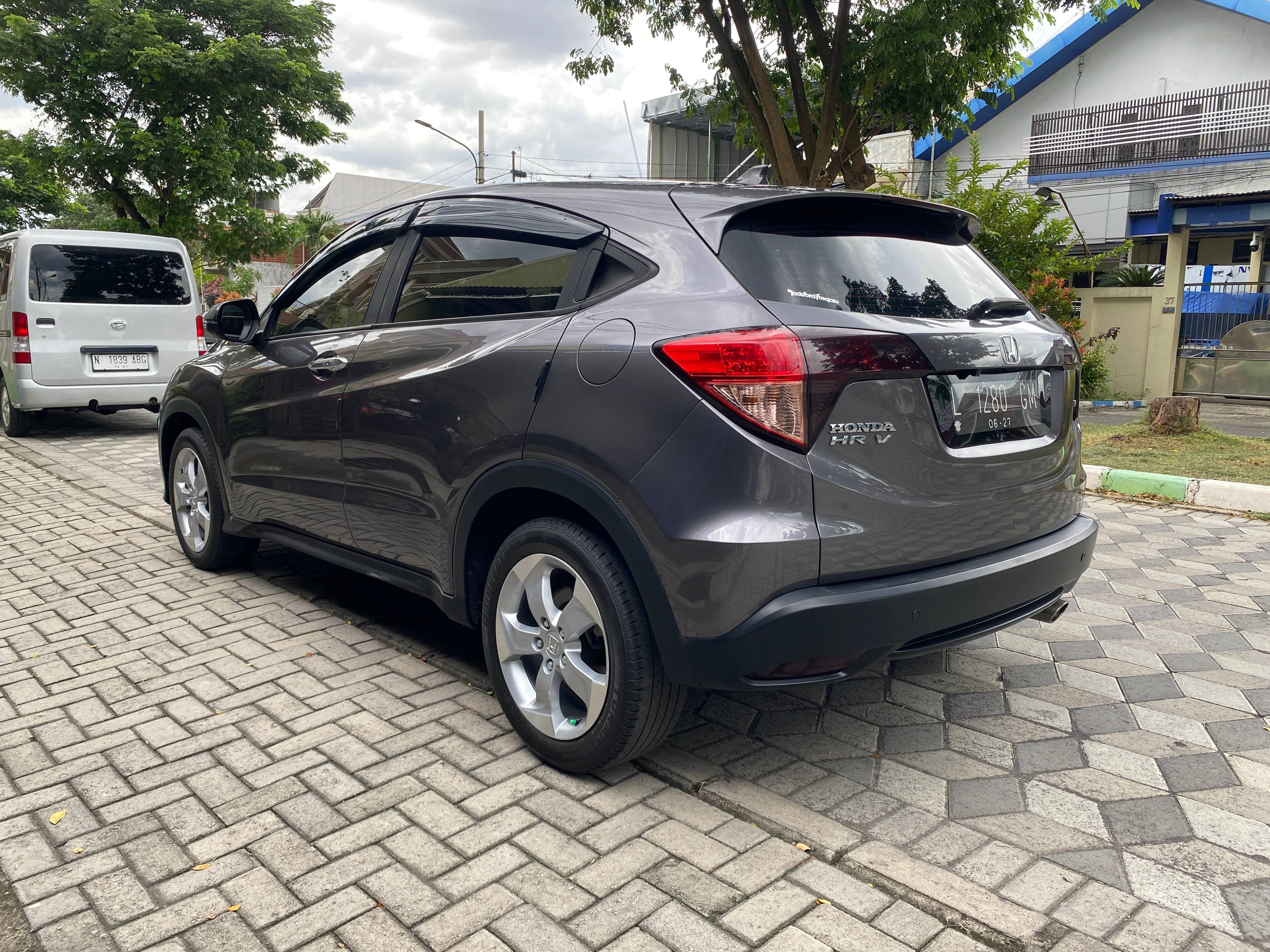 Beli mobil bekas