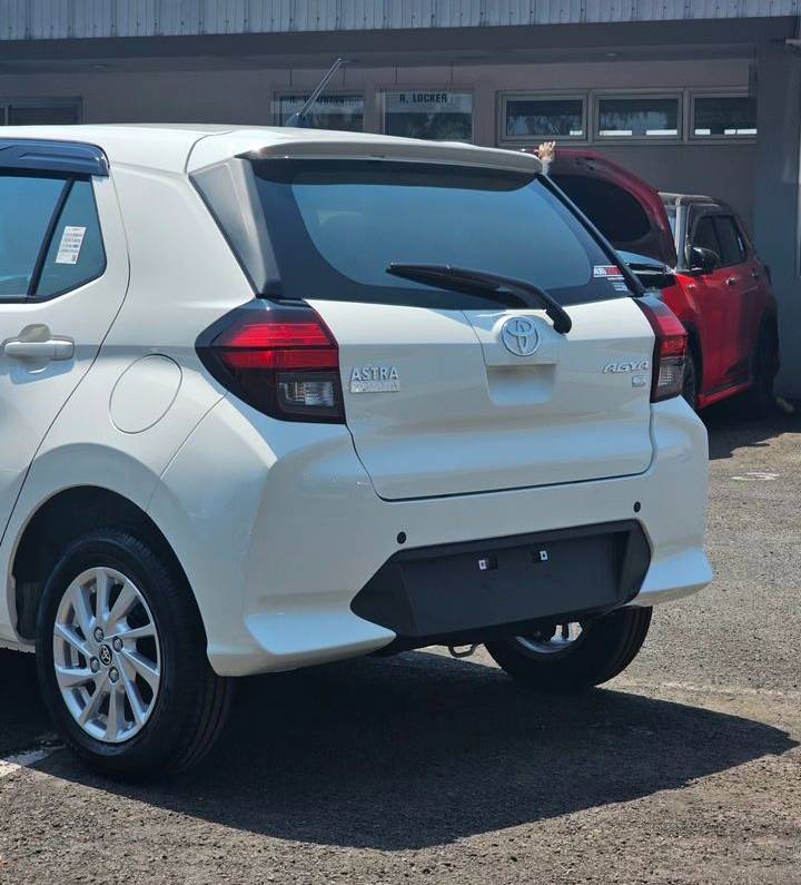 Old 2023 Toyota Agya 1.2L G CVT 1.2L G CVT