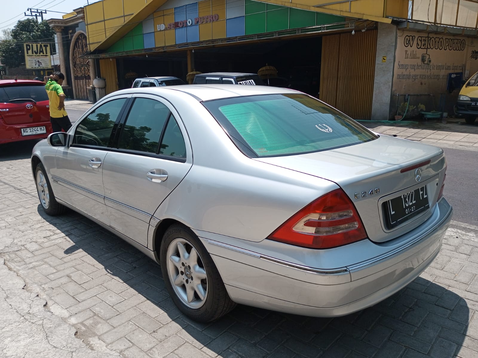 2002 Mercedes Benz C-Class Sedan 2002 Mercedes Benz C-Class Sedan