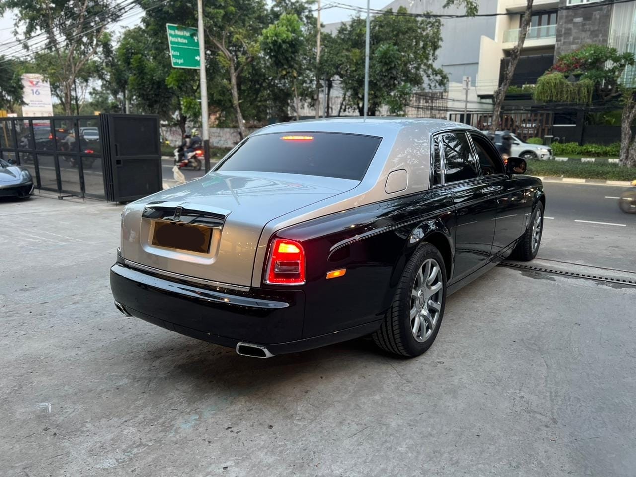 2013 Rolls Royce Phantom 6.7 L 2013 Rolls Royce Phantom 6.7 L