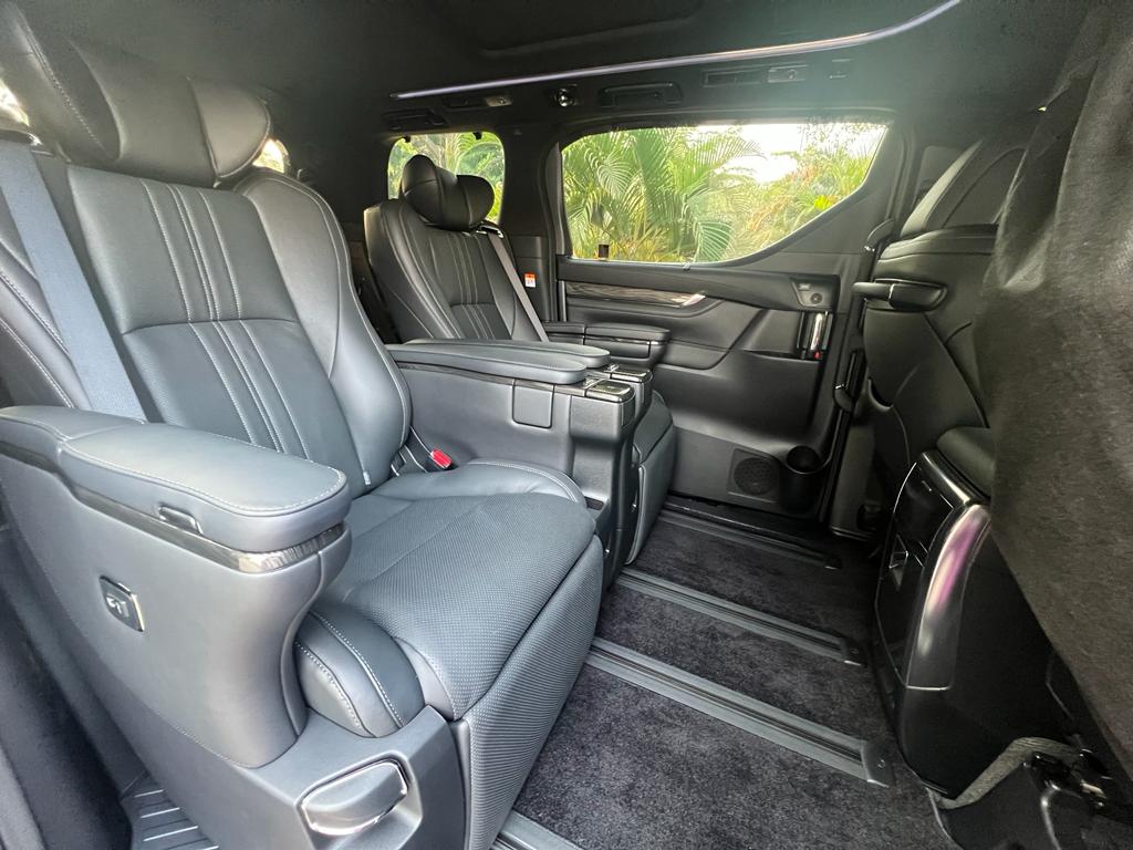 2023 Lexus LM  350 2023 Lexus LM  350