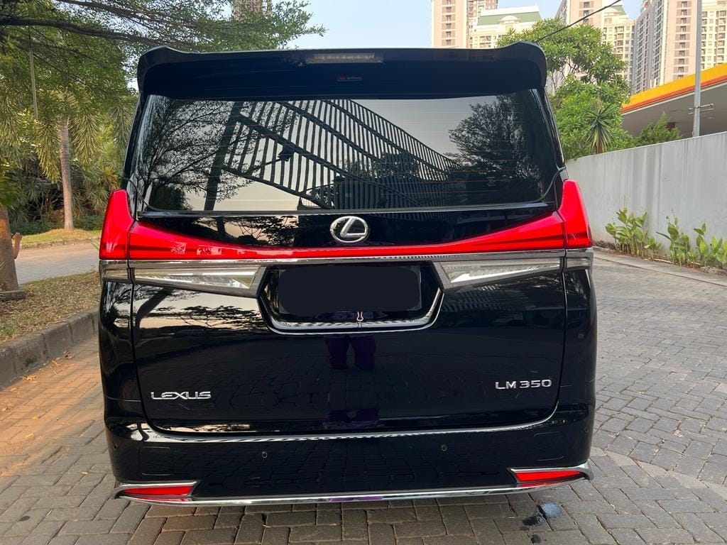 2023 Lexus LM  350 2023 Lexus LM  350